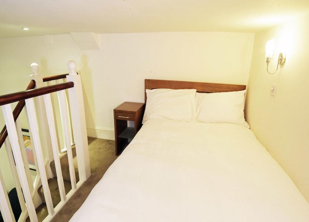 Oxbridge Apart-hotel